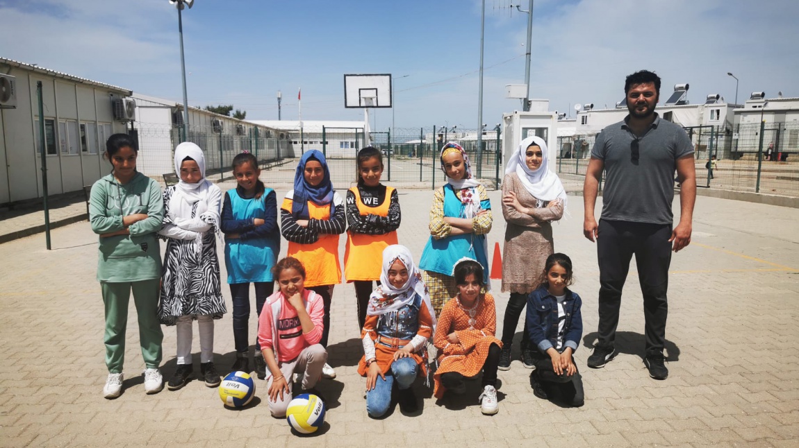 Spor Etkinlikleri Kapsamında Kızlar Okul Voleybol Takımımız Oluşturuldu (KTS)